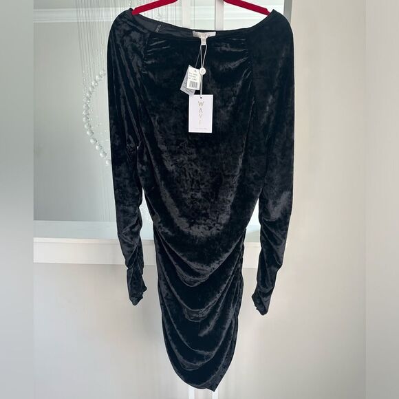 Wayf Ruched velvet dresss - Picture 8 of 8